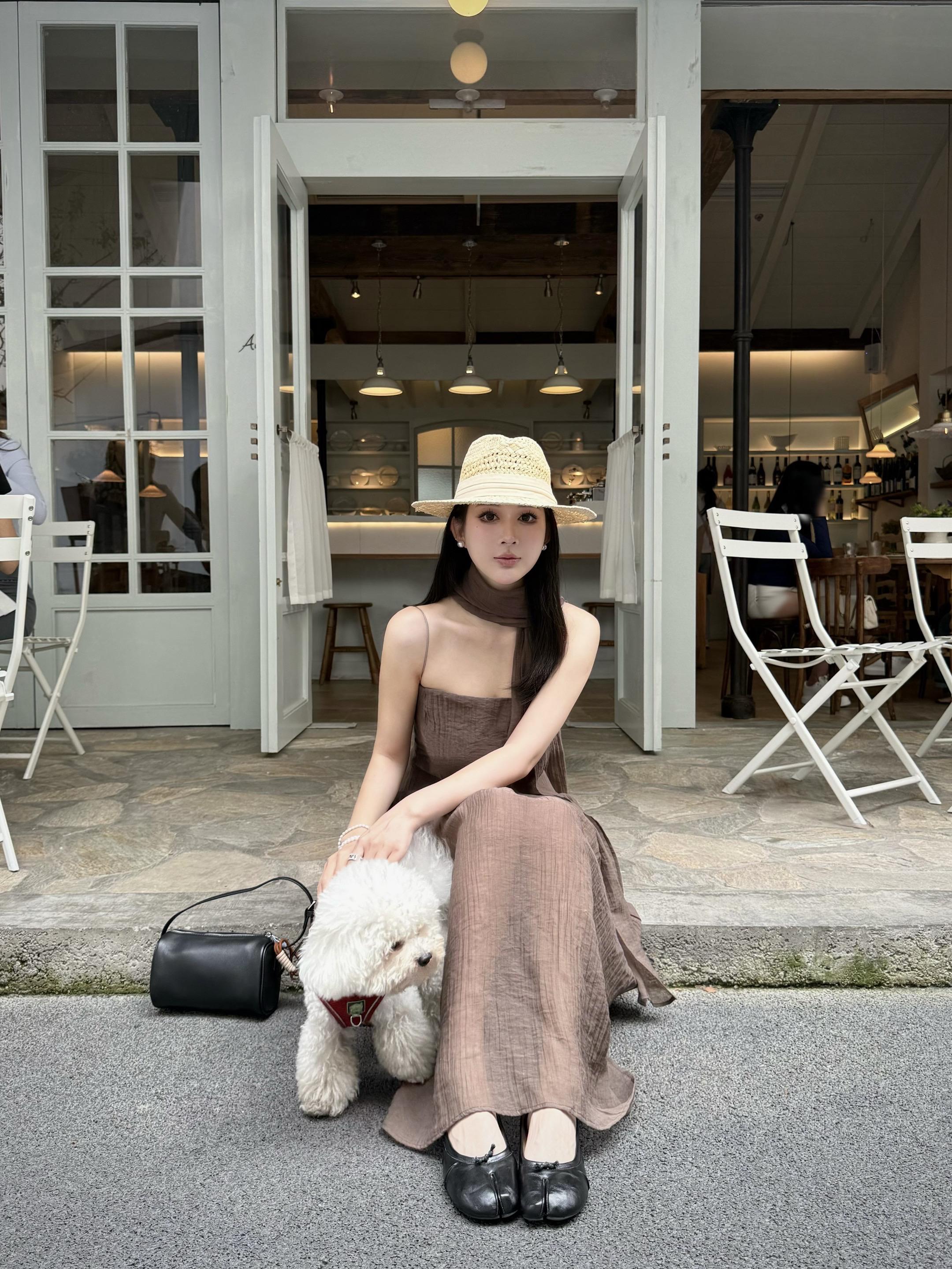 和小狗合影🐶。