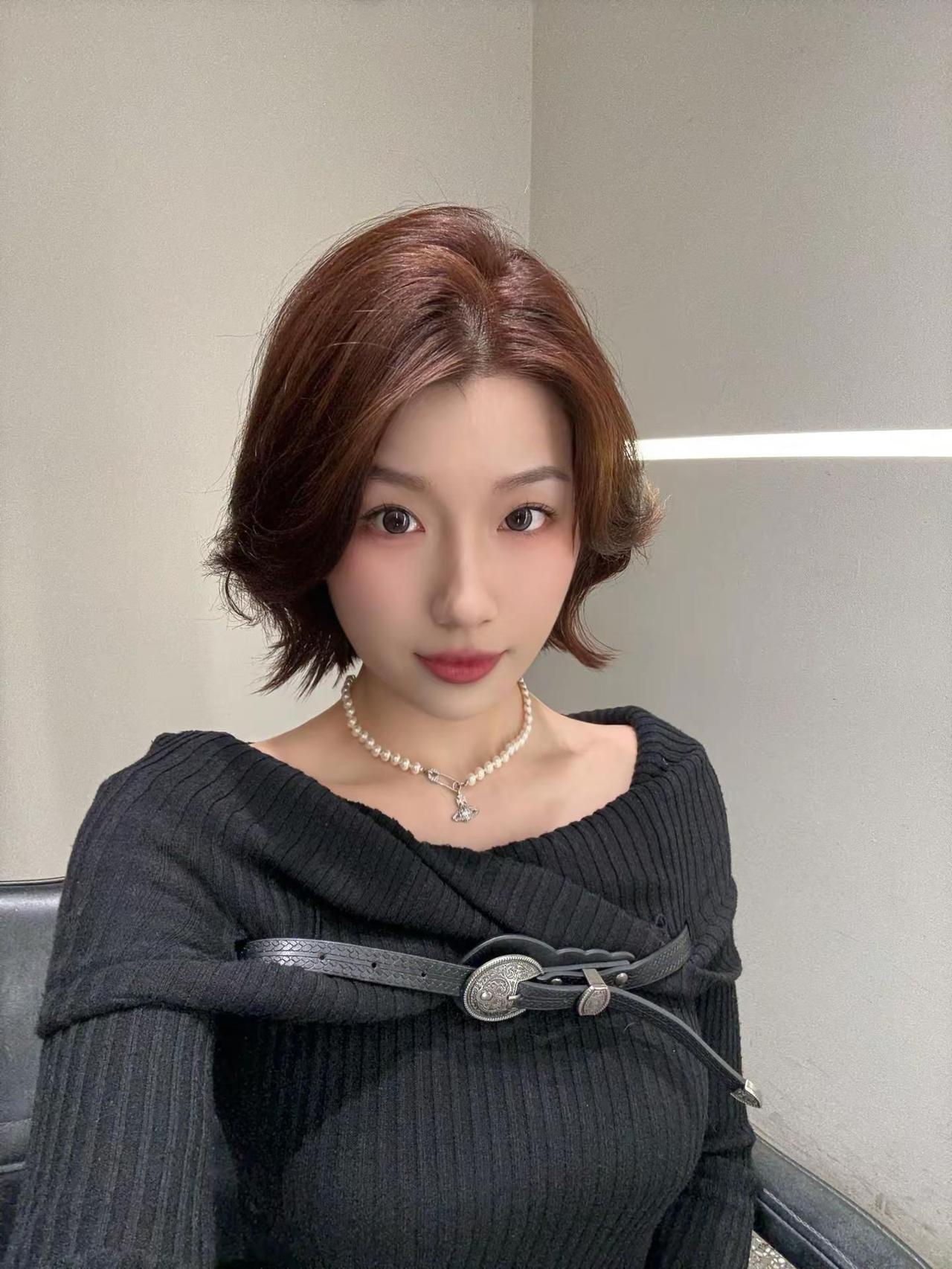 短发焊在头上吧。温柔短发 短发女生 @长沙发型设计涵涵