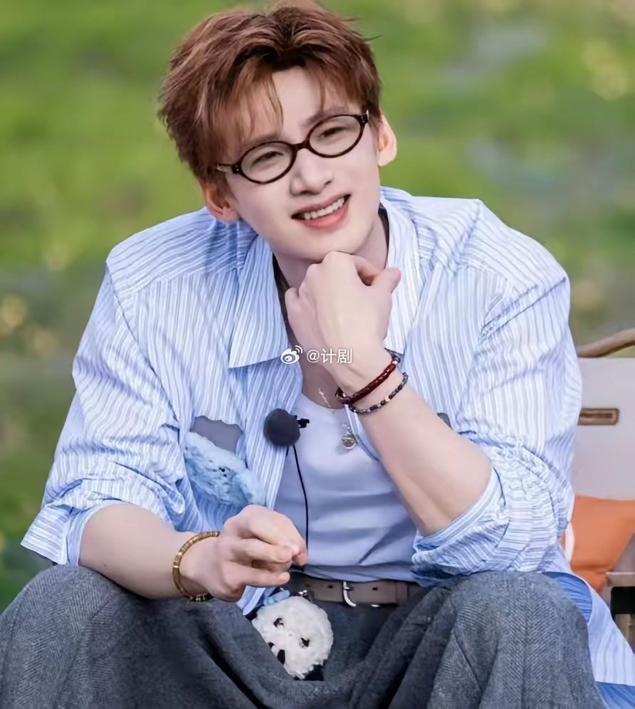 我能接受《现在就出发4》延期到10月份开播，也能接受金晨被替换，但我真的接受不了