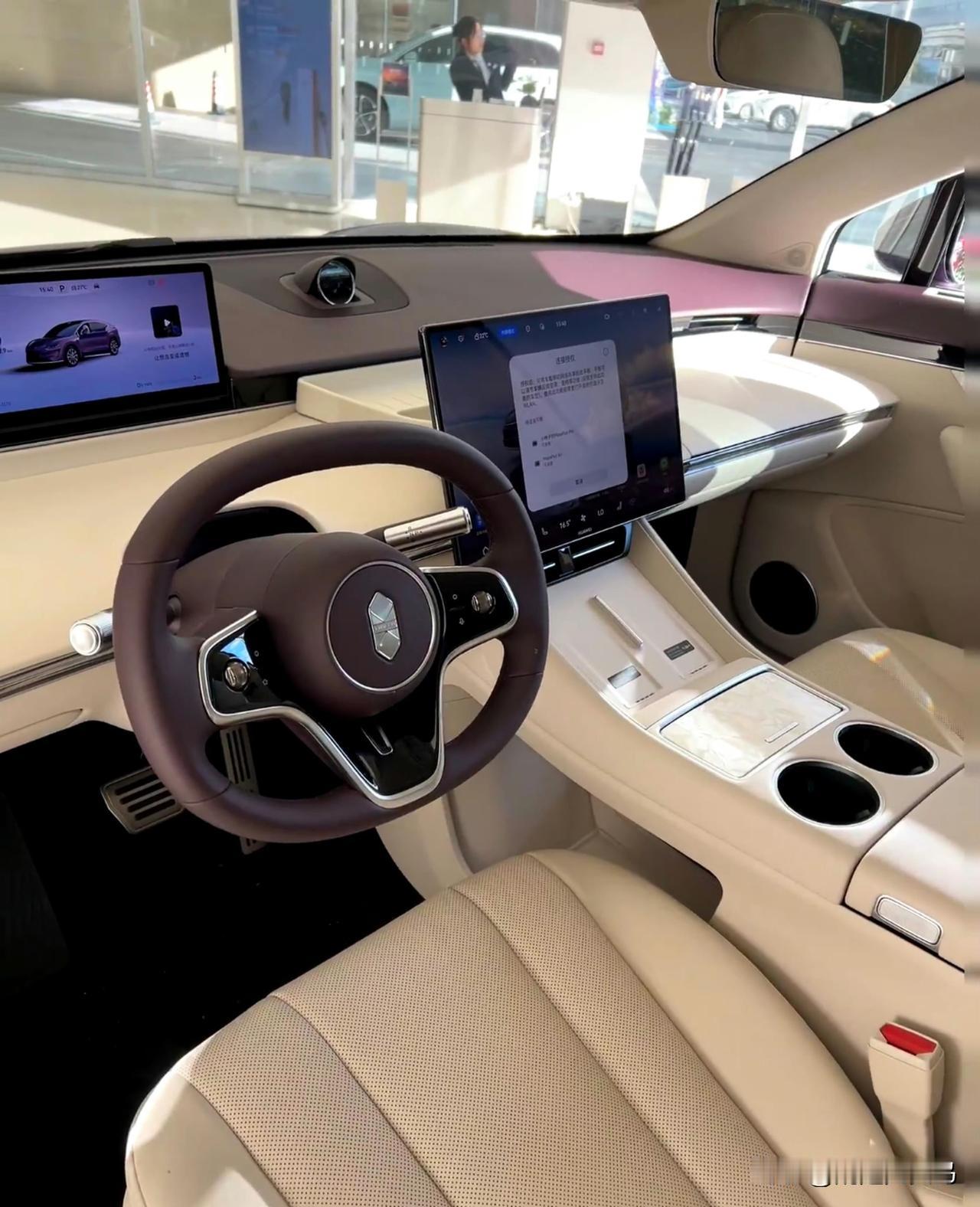 藏在细节里的踏实感，很戳我

今天坐进R7里安静待了会儿，那种不张扬的高级感，一