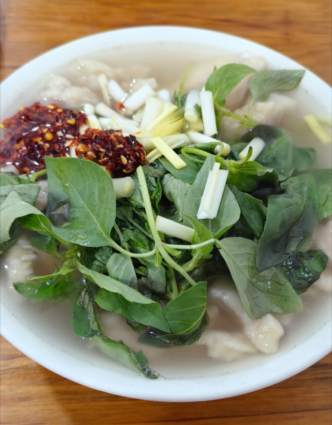 荆芥接触到热汤那一刻散发出来的香味食欲直接火力全开 