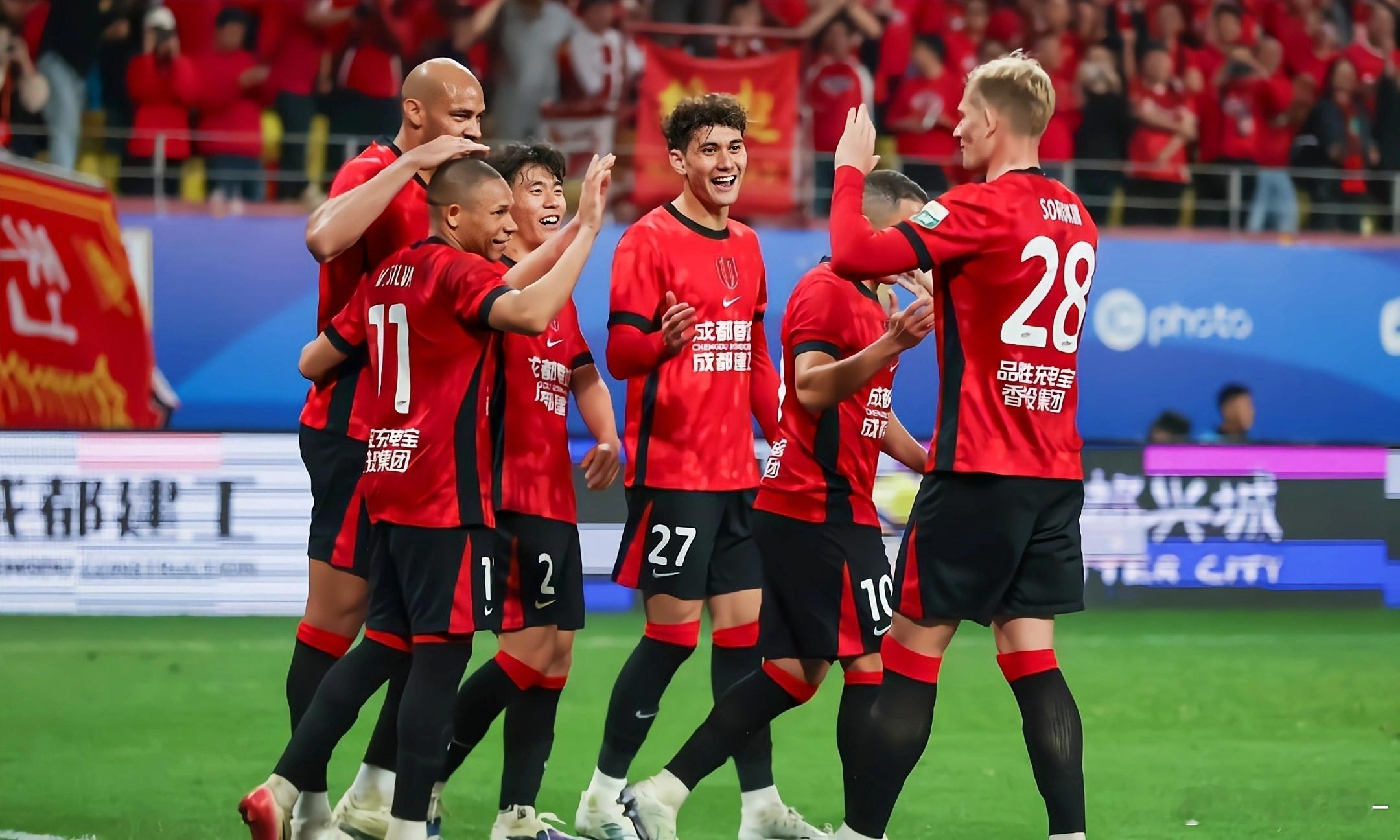 逆转！蓉城2-1玉昆豪取四连胜领跑中超北京时间4月21日19:35，中超第7轮西