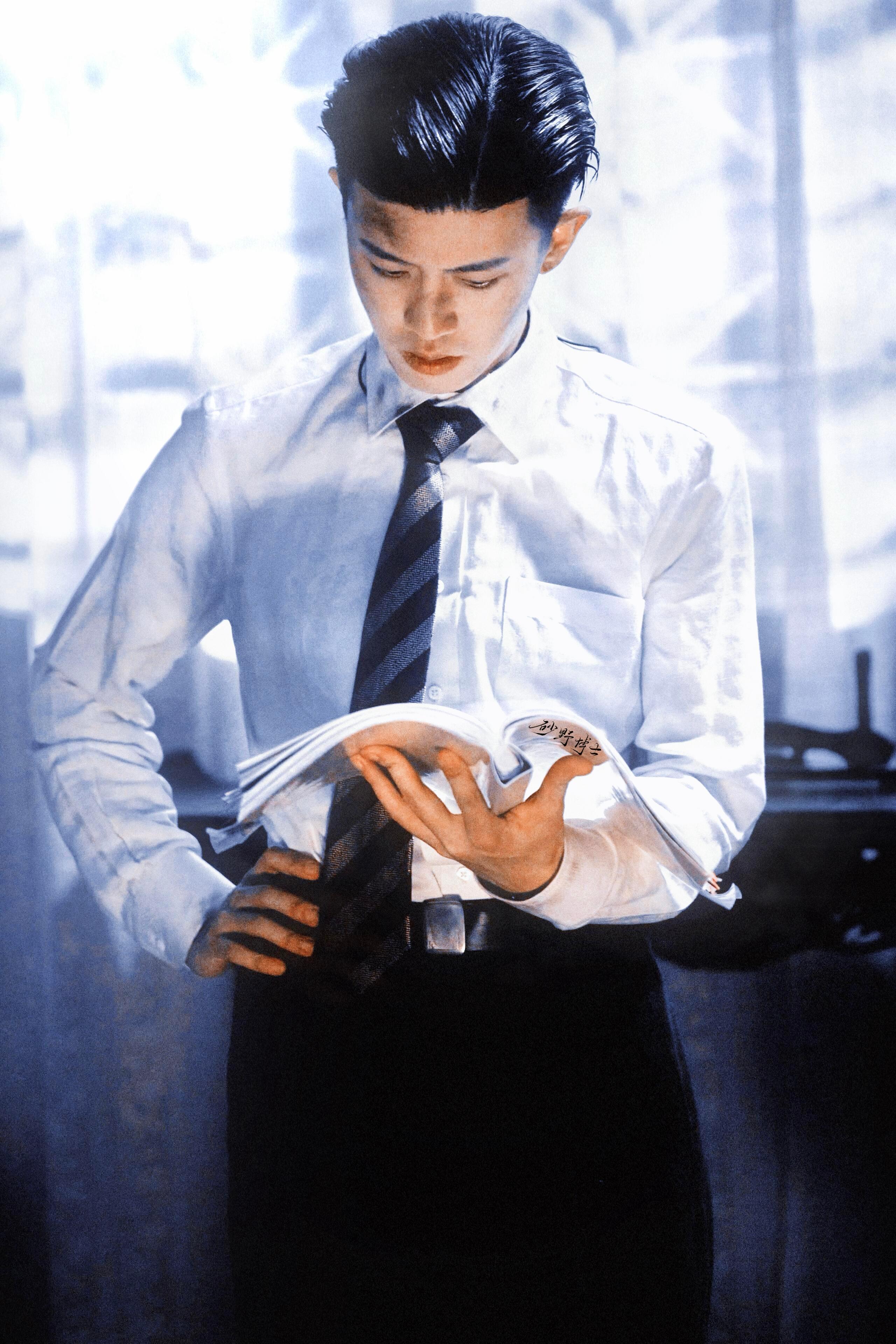 任嘉伦何贤这个身材很曼妙呀～