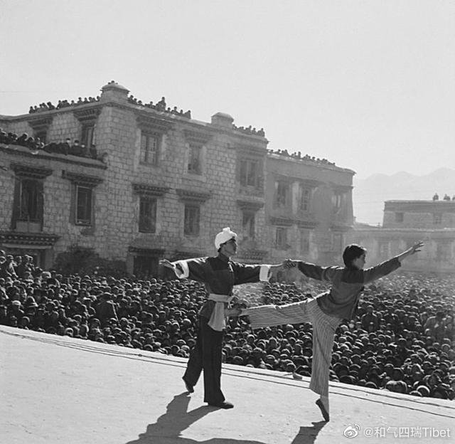 1973年，为了跟上全国“样板戏”的发展，西藏秦剧团和豫剧团抽出一部分人员组成了