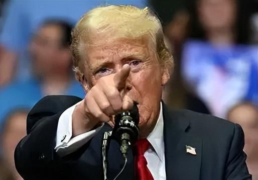 特朗普再度执政后，对美国职业官僚体系发起大规模整顿。这场无流血的人事清洗，彻底颠