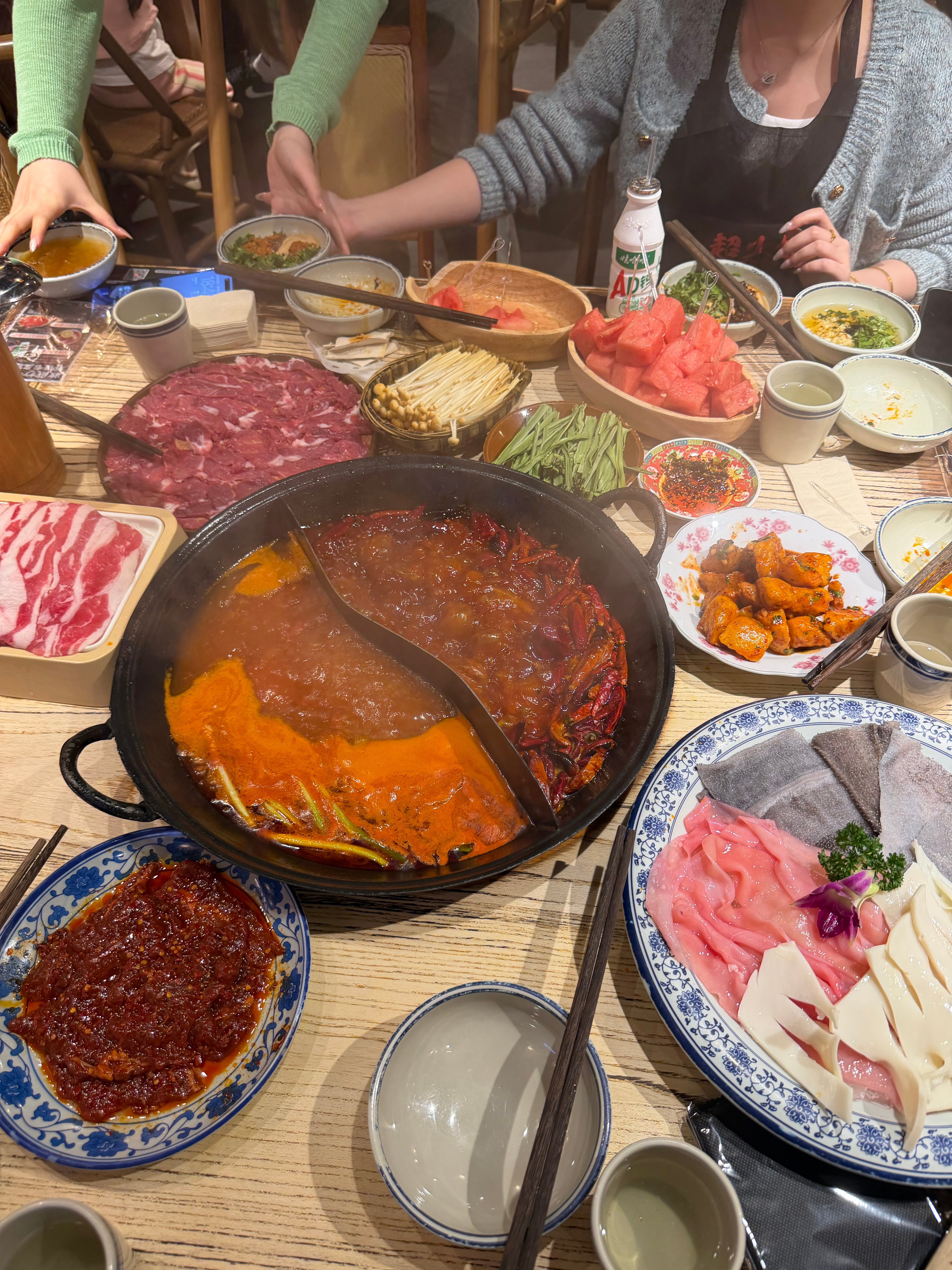 假期前的工作室小聚没有w是因为他去调料了