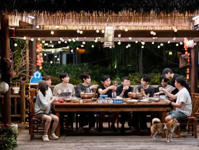 从 2017 年到现在，看着蘑菇屋的家人一次次相聚又别离，如今全员回归，DNA 