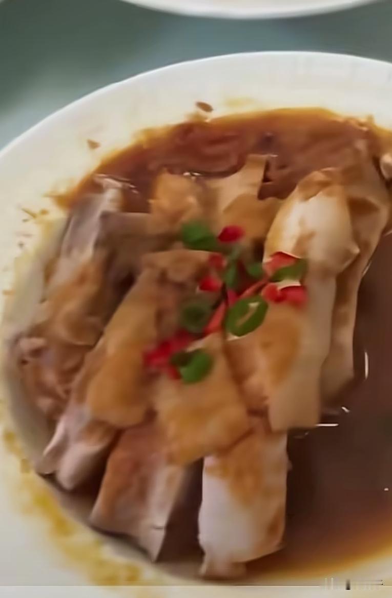 辽宁某饭店给人家四千多块一桌的婚宴上预制菜这个事已经不是信誉问题，是有点欺负人了
