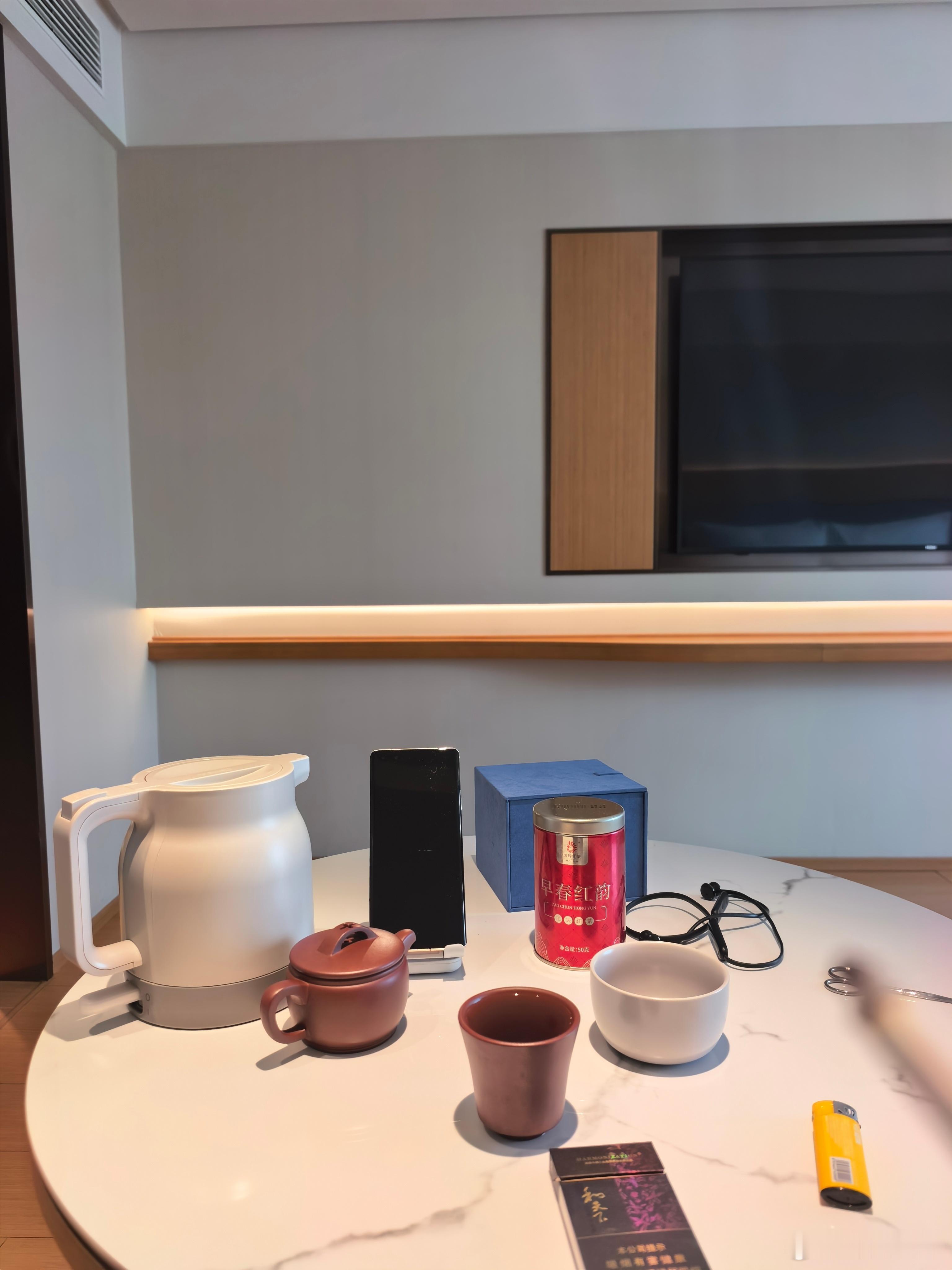 喘口气儿，上午远程给高管开了个会。新年伊始，甩开膀子加油干呗，为了每年年底的大红