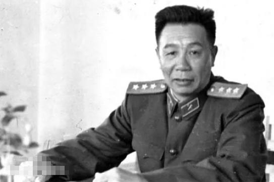 1980年，71岁的开国上将陈士渠和妻子办协议离婚，没想到，6个儿女竟异口同声地