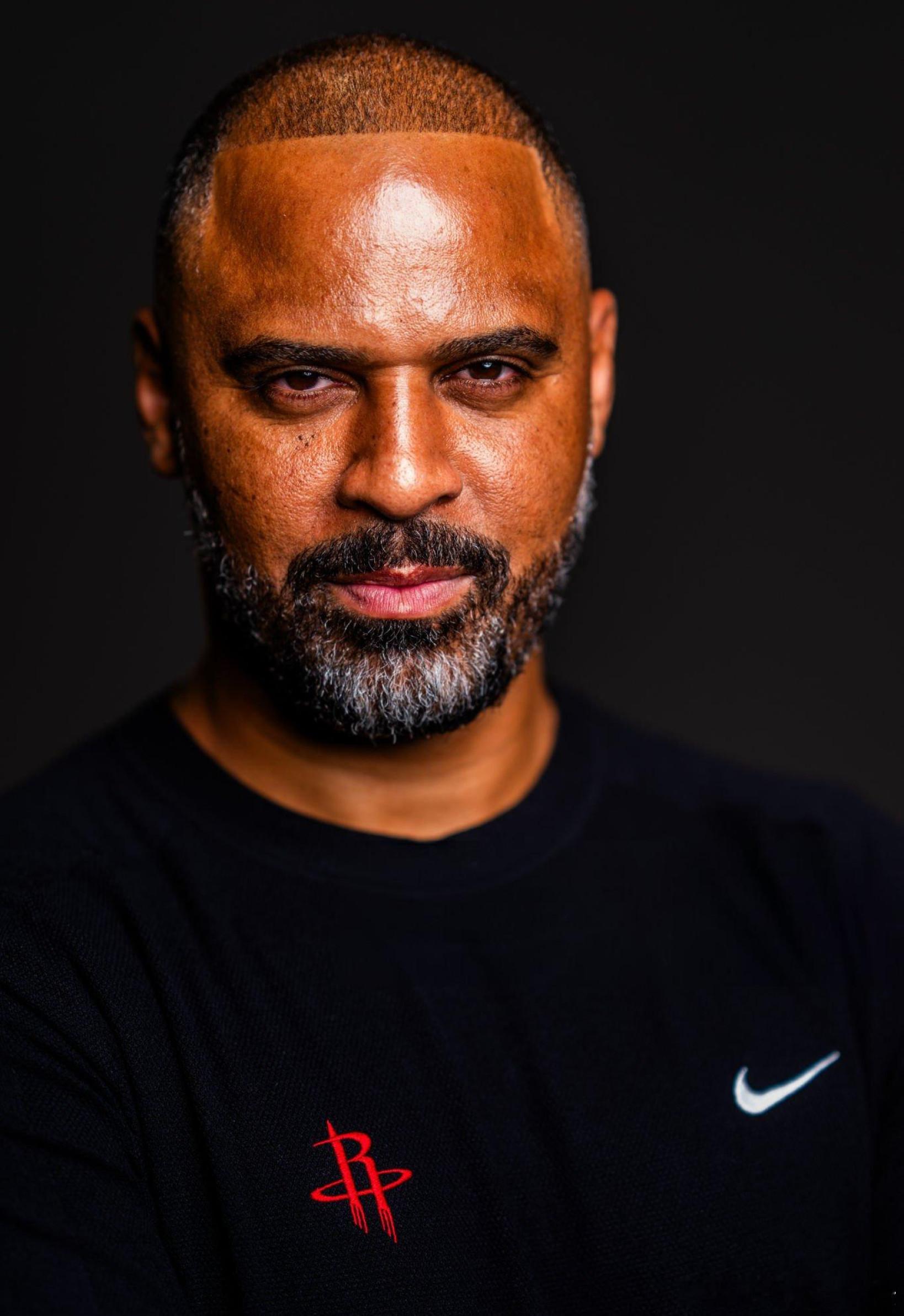 本赛季火箭净效率和攻防守效率都跻身联盟前三行列进攻效率：123.8（联盟第二）防