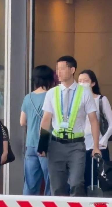 王菲千金太接地气！李亚鹏拒绝拿女儿博流量，父女相处惹人羡慕
