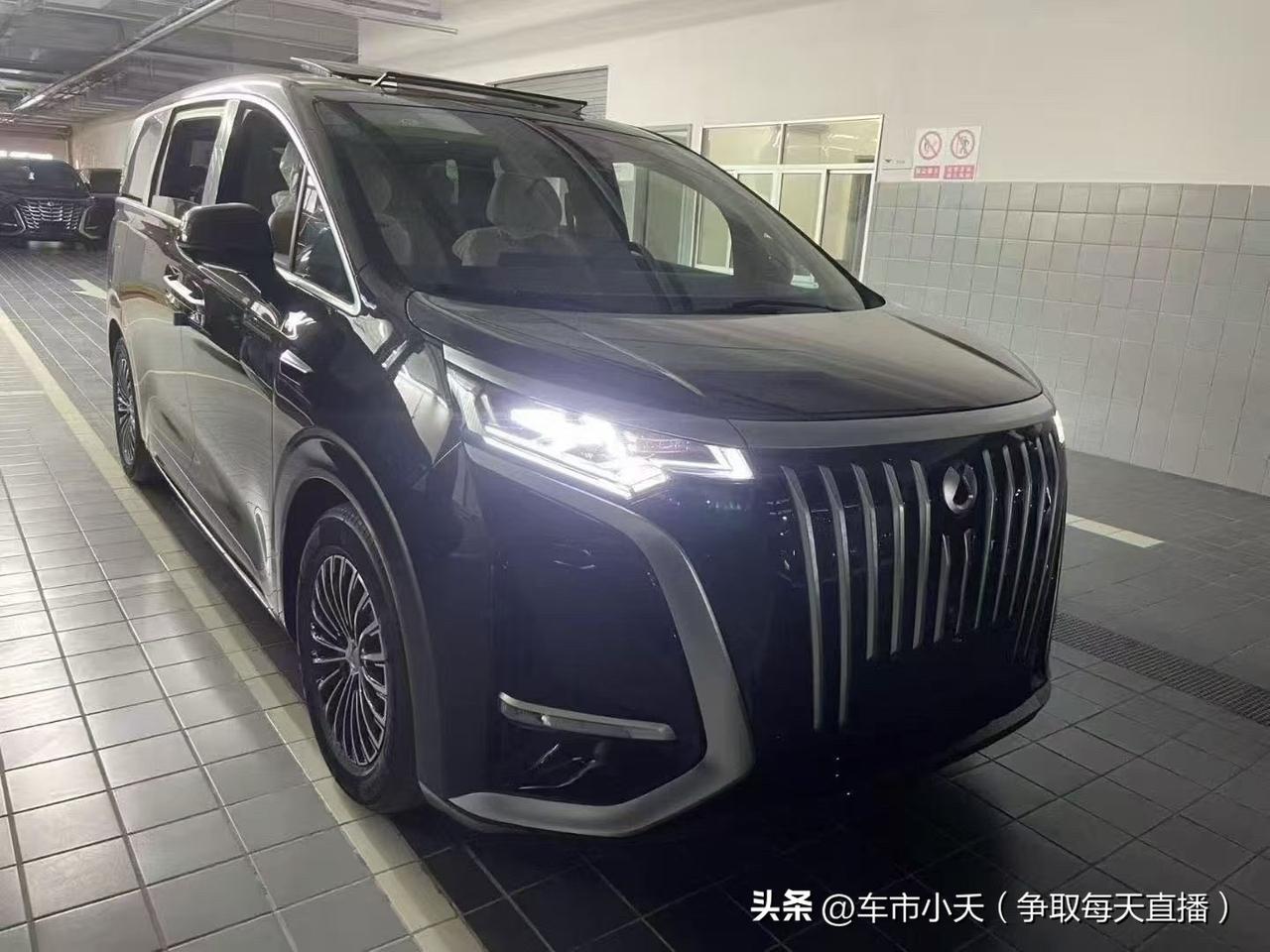 第二代腾势D9上市，预售价38.98万～48.98万，全系标配第二代刀片电池和闪