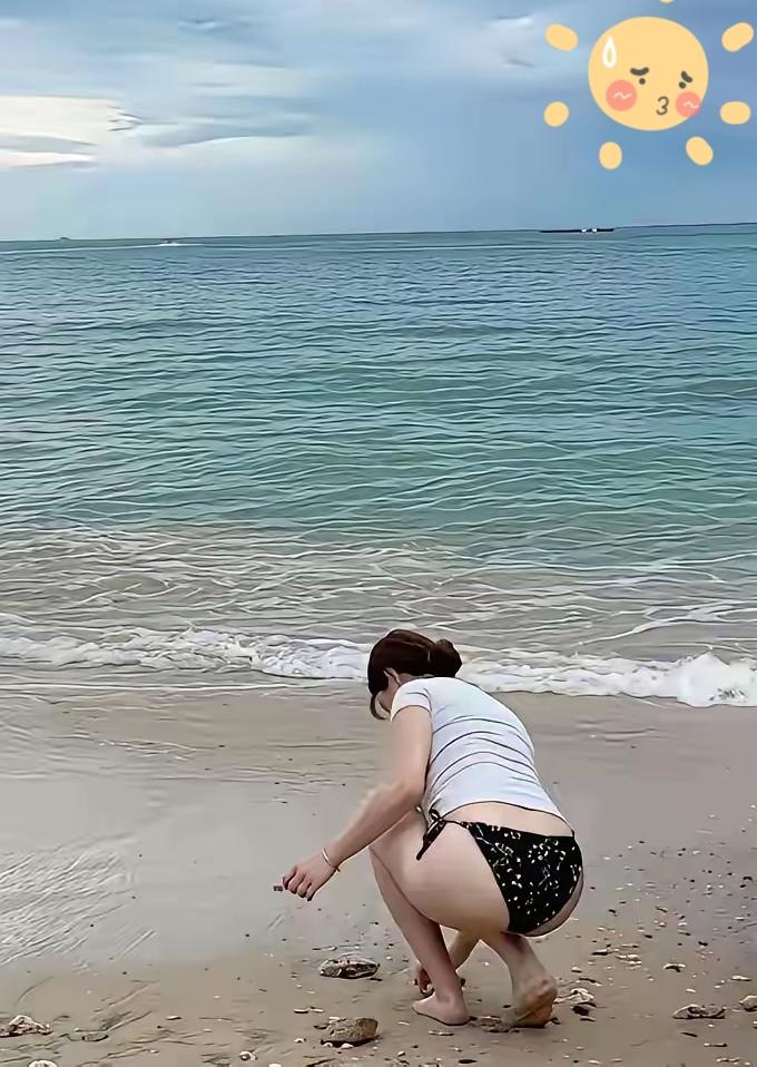 不要羡慕任何人，
其实大多数人都在演戏，
过得很不快乐！
 
你以为邻居的老婆温