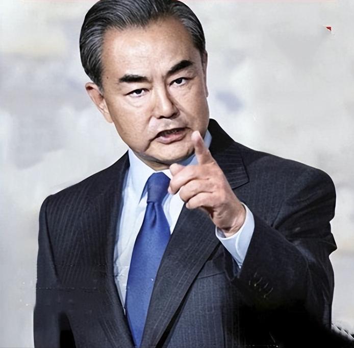 伊朗总统突然倒向中国？公开喊话撕破美国遮羞布

曾被视为亲西方派的佩泽希齐扬，直