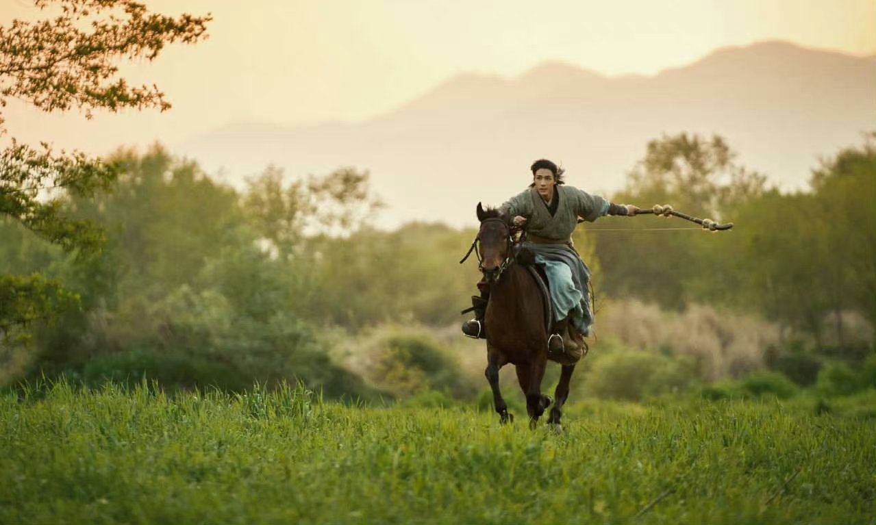 #助理回应此沙眼睛充血# 看的人鸡皮疙瘩起来了！#助理说此沙眼睛充血是憋出来的#