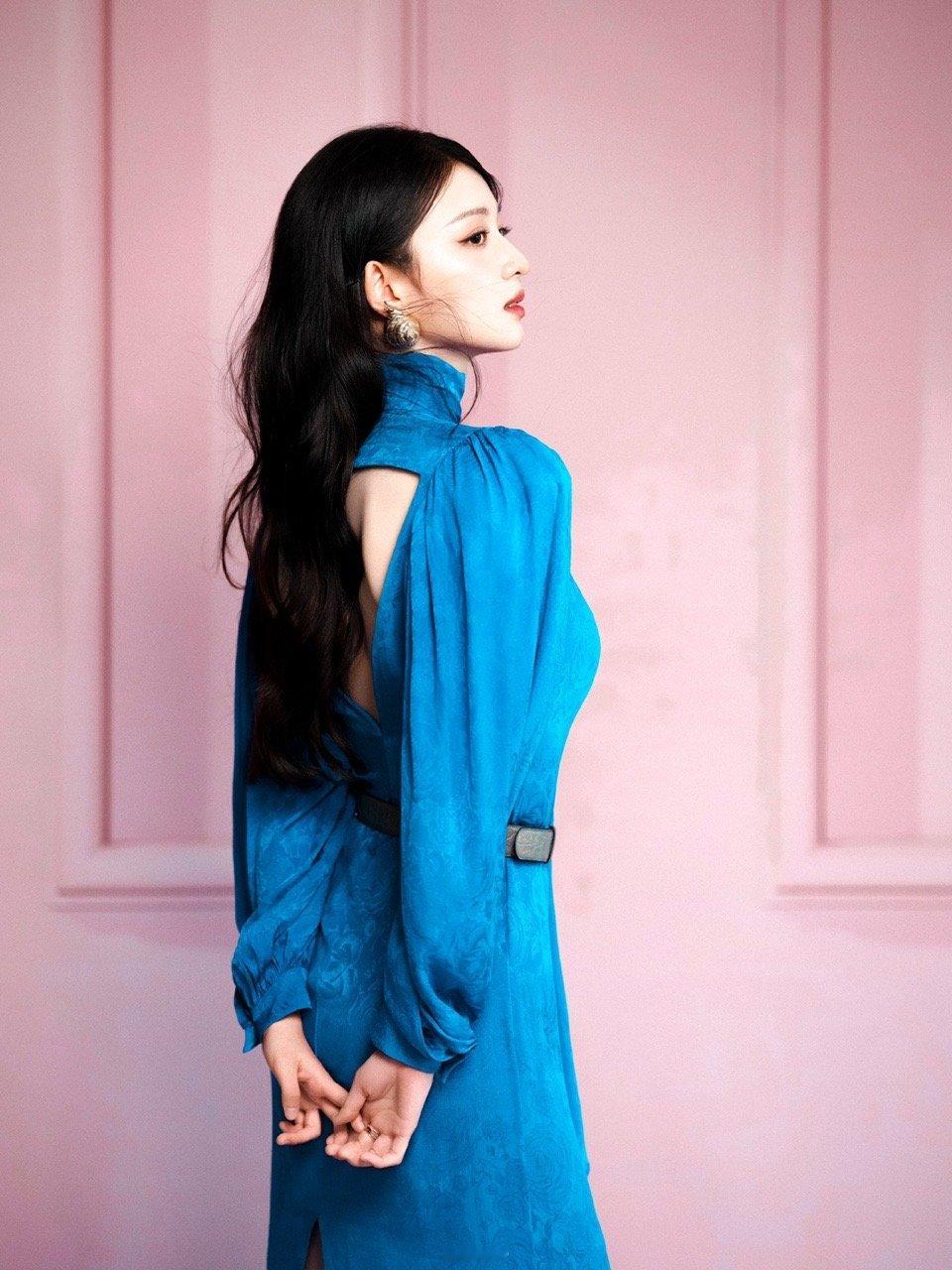 王楚然这长相真的太适合大青衣了！看到镜头就笑，每一帧都美到犯规～ 