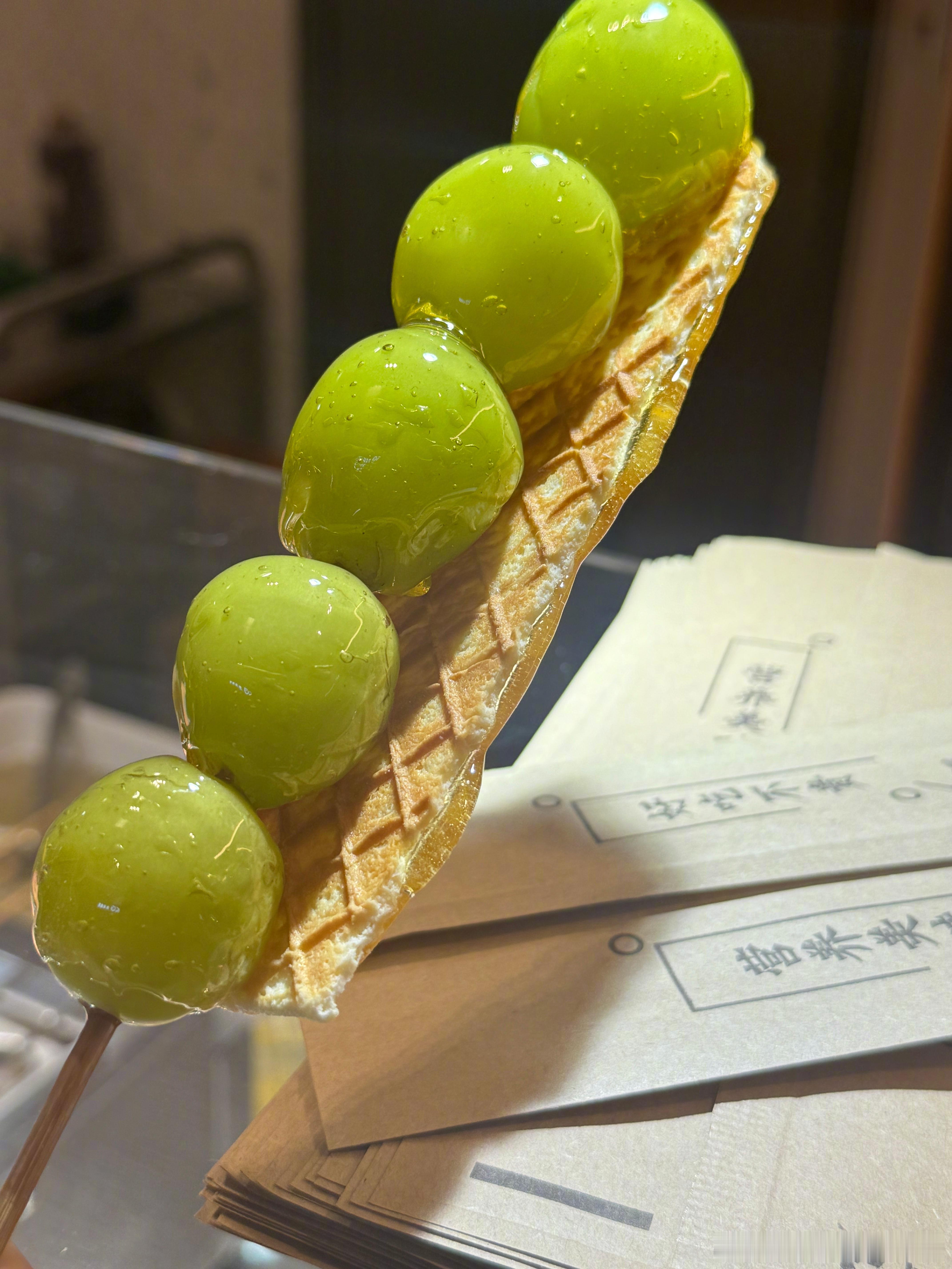 奶皮子糖葫芦 幸亏拍照了 掉地上了一口没吃到 ​​​