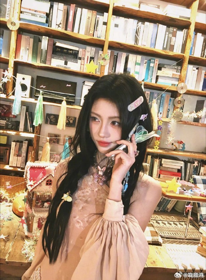 鞠婧祎捧花头像鞠婧祎捧花长裙火速换上鞠婧祎捧花头像！一袭长裙把她的温柔展现得淋漓