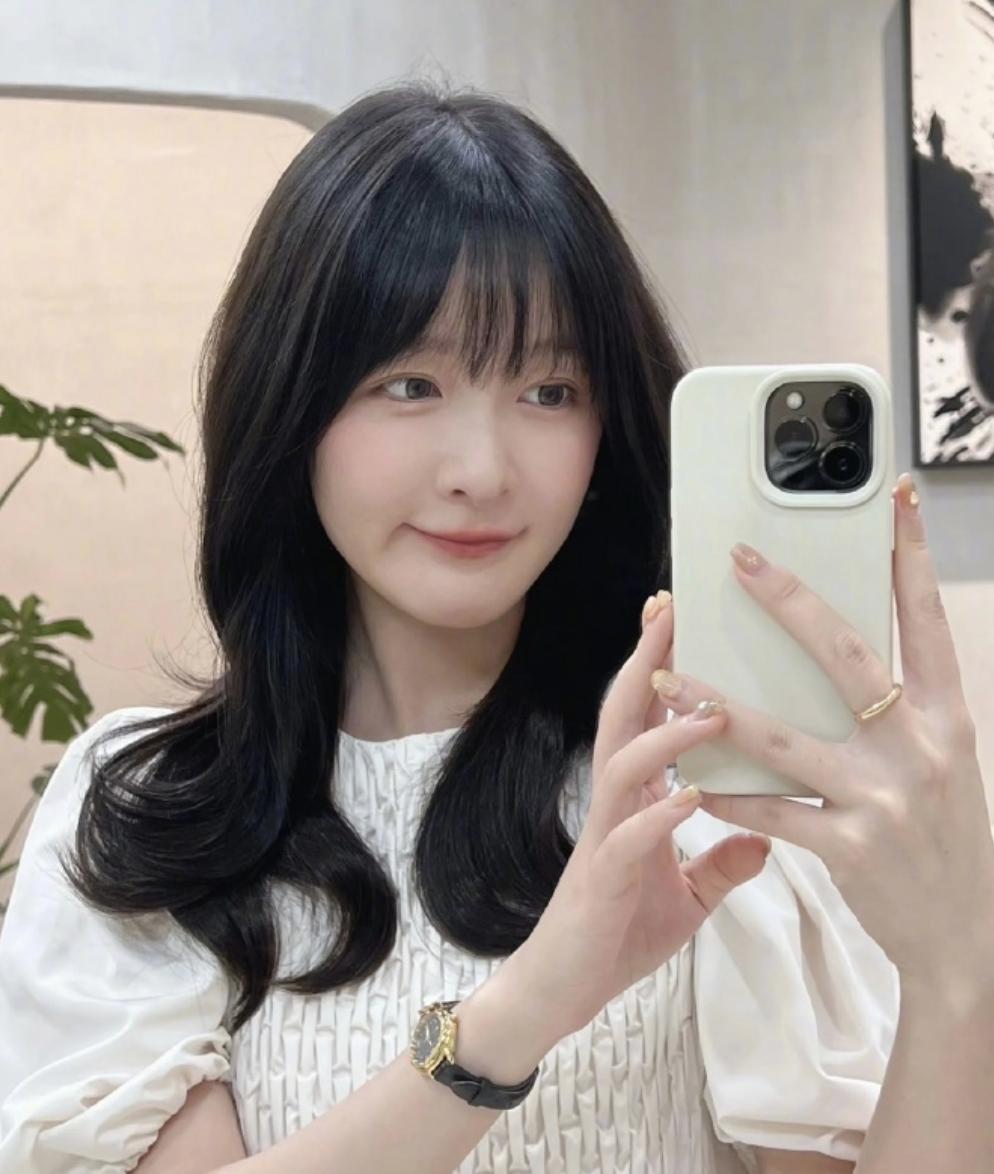 徐娇这一波我觉得很炸！

长沙几乎所有的室内场所就没有禁烟这个说法，而且不止是抽