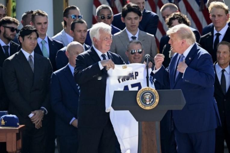 经过为期一年的调查，NBA官方昨日就洛杉矶快船在伦纳德相关事宜中规避工资帽的调查
