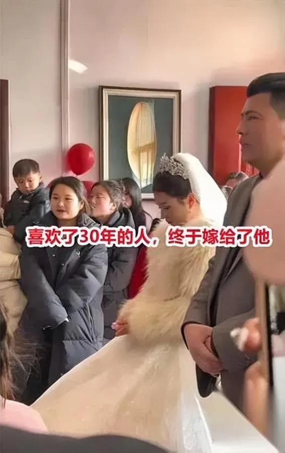 我邻居家姑娘的事，我昨天听了直拍大腿——藏了20年的“小秘密”，居然变成了红本本