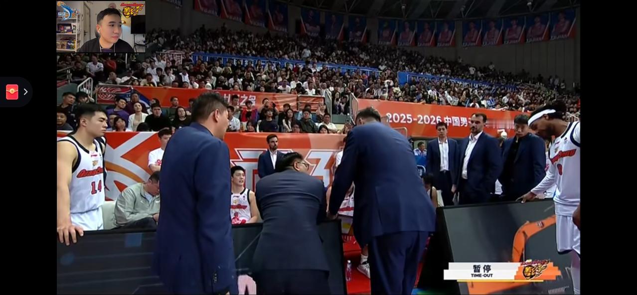 朱芳雨这个经理实在是有点儿差劲儿了。萨林杰本来就是状态断崖式下滑的外援。北控都不