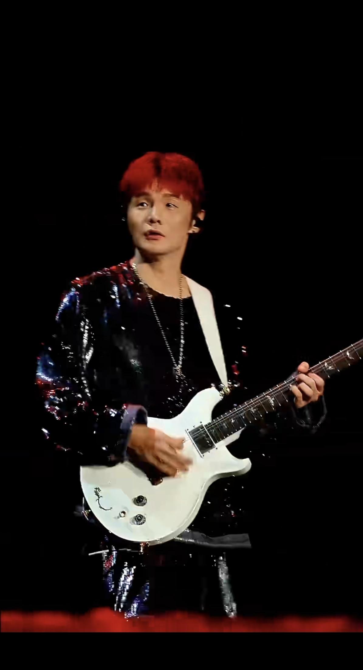 李荣浩喊话单依纯侵权却不要赔偿，真的只是不想让她唱吗？背后真相太清醒
 
最近娱