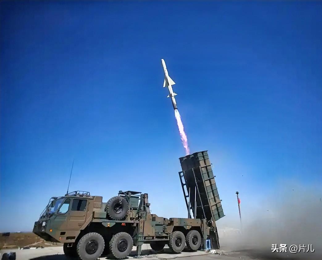 彻底怒了！日本以中国威胁为由部署射程1千至2千公里的导弹后，引发当地民众不满。3