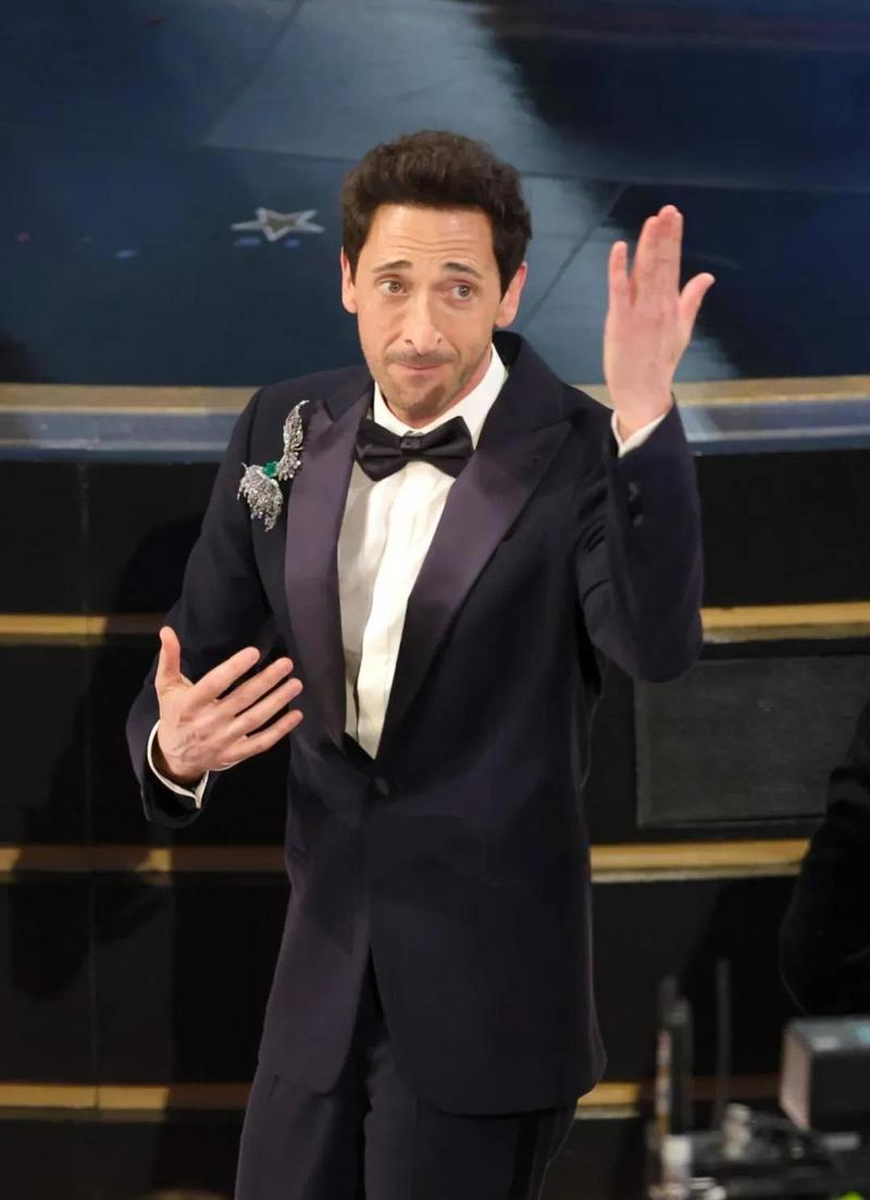2026年3月15日第98届奥斯卡颁奖礼上，西班牙演员哈维尔·巴登作为颁奖嘉宾上