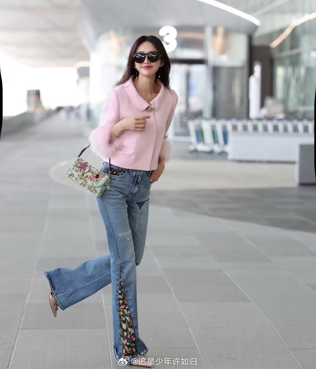 林志玲我希望每个女孩子都相信自己 看到她说这句话，突然想到她这些年经历的一切。被