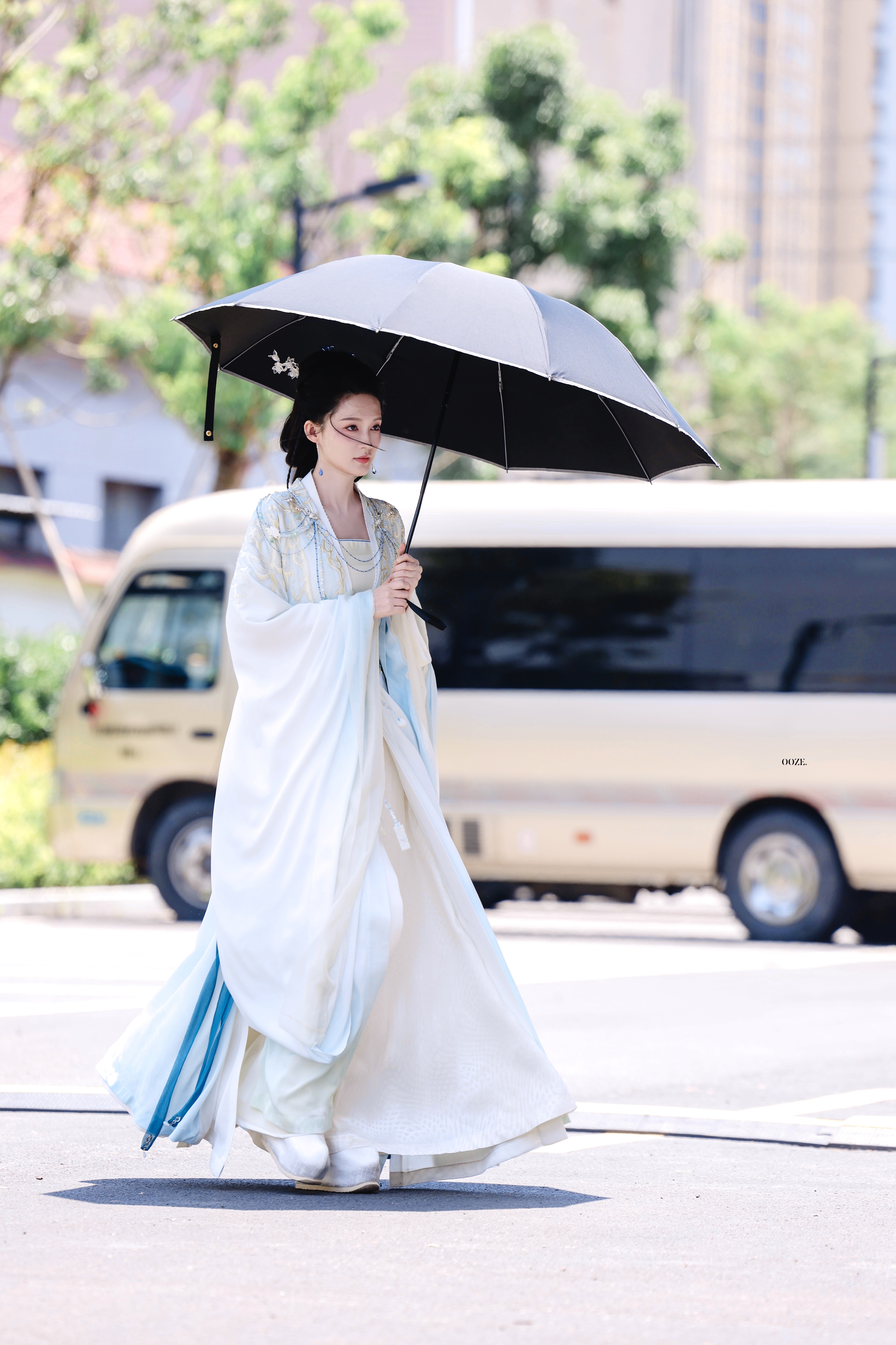 李沁#绾心记# 出妆🈶沁沁古装好美！！这个妆造我真的很🉑 ​​​