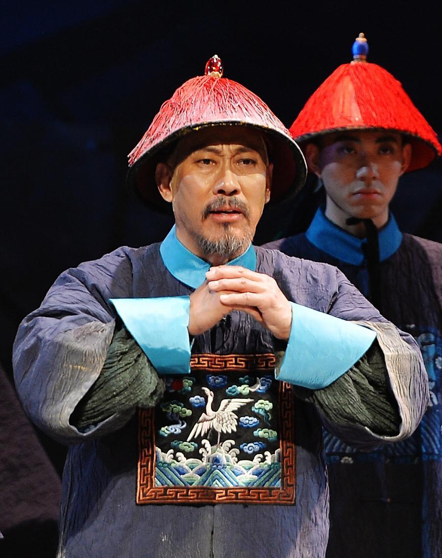 1749年乾隆icon亲自审问川陕总督张广泗icon，下令严刑拷打。张广泗满身是