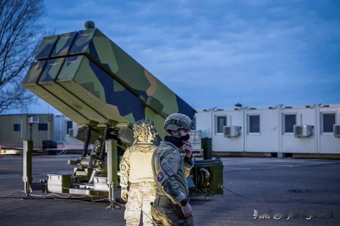 🇩🇰首套NASAMS防空系统于2025年12月17日交付丹麦空军斯卡尔斯特鲁