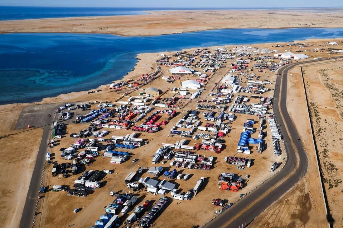 名车志Sport 【达喀尔2026：硬核开局，英雄逐鹿】2026达喀尔拉力赛第一