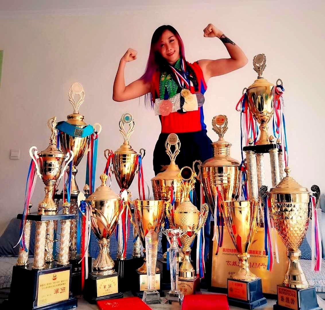 最近传统武术圈的瓜藏不住了！祁家通背拳传人赵鸿刚的两件事被网友连扒——带大号扳手