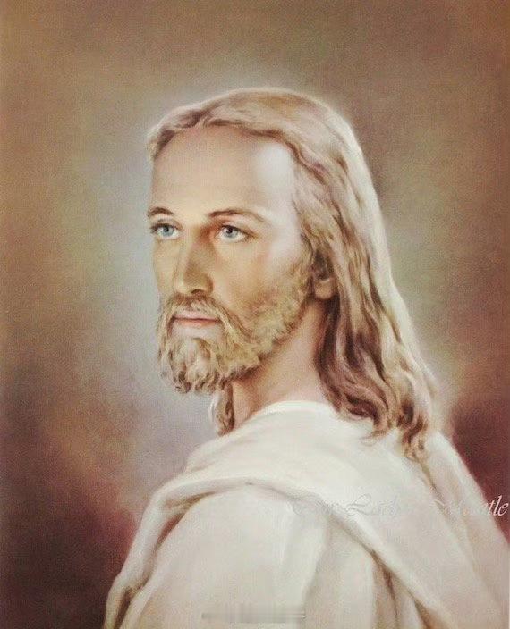 耶稣长什么样子？ 没人知道。因为当时没有留下画像，所有的画像都是后人根据自己的想