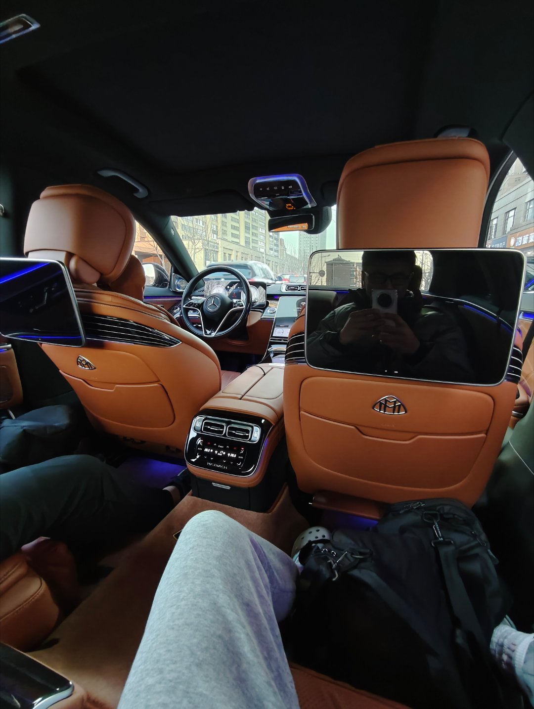 今天放假第一天，约了几个球友去打篮球。兄弟们，几号放假？ 