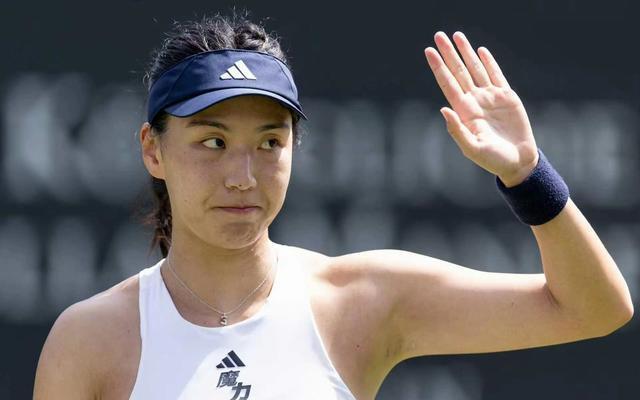 9月22日下午，WTA500新加坡站首轮，王欣瑜对维基奇。
首盘王欣瑜的一发得分