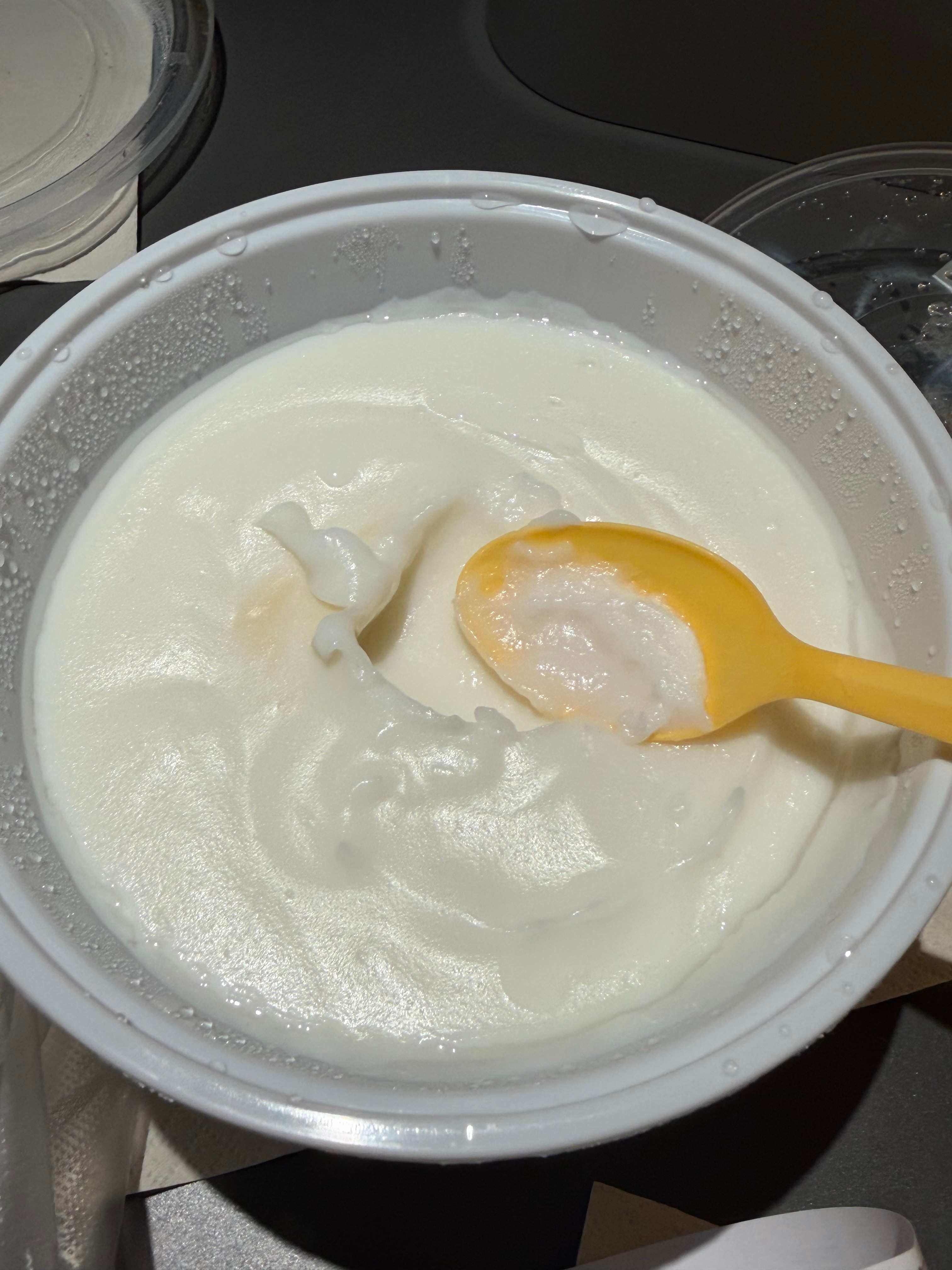 来昆明出差了👀摄影大早上跑去逛了，我到哪都是待酒店 今天先尝尝昆明特色米布 米