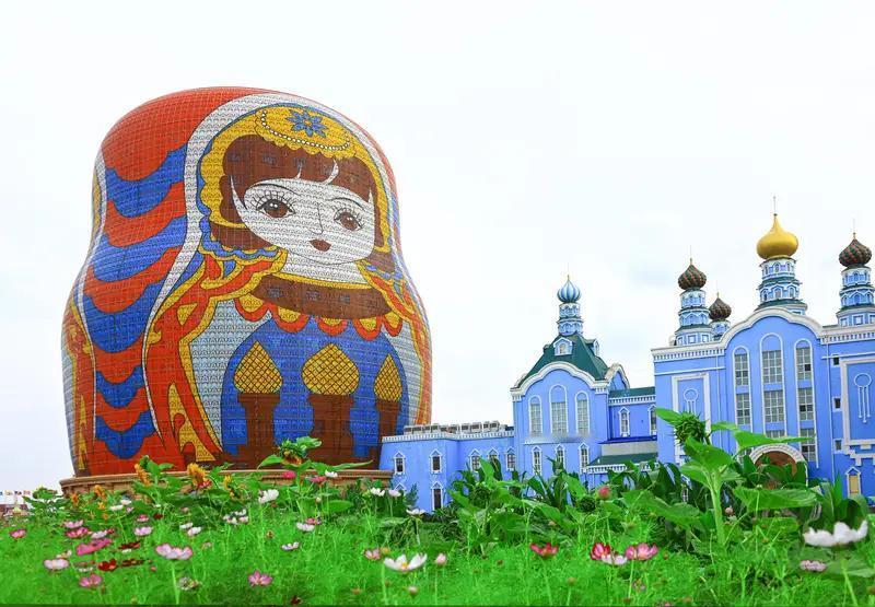 中俄旅游合作是一件双赢的好事。对中国游客来说，俄罗斯有很多独特的旅游资源。像莫斯