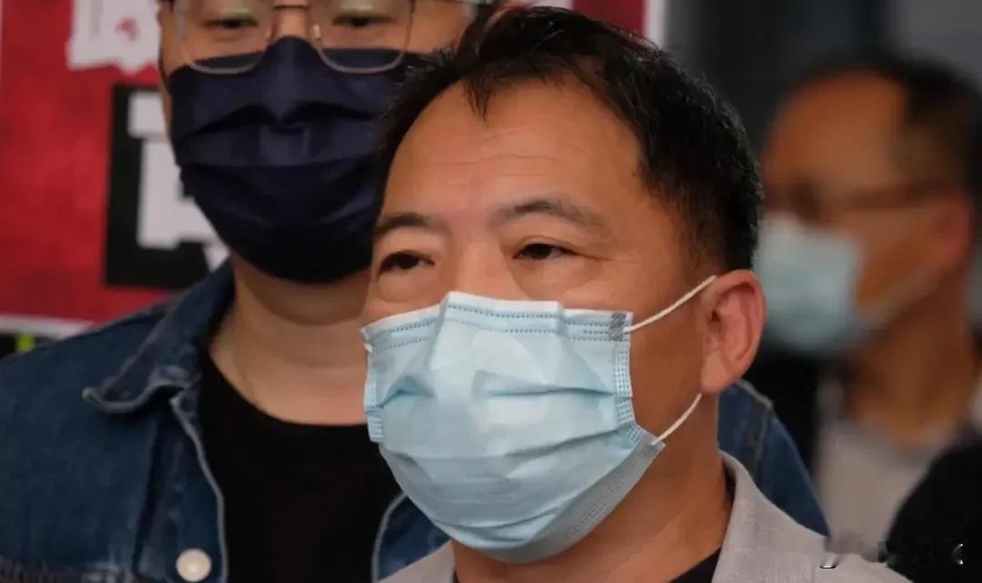 乱港头目胡志伟蹲完监狱飞英国求“庇护”反被英方扣留最新后续来了！准许以“入境保释