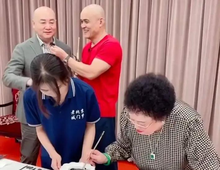 “刚开始我不想娶陈丽华。”迟重瑞曾公开说：“我多次拒绝过她，可是在我母亲住院的时