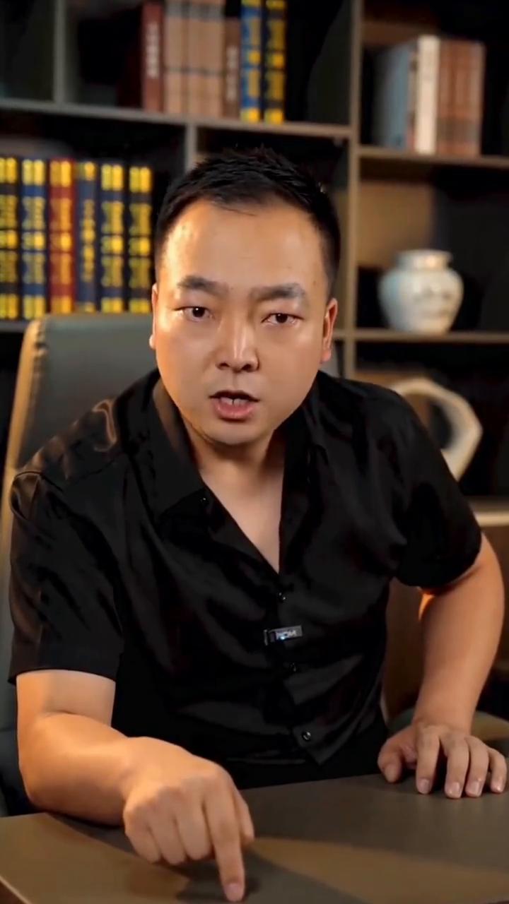 养你。
其实最恨你的人就是在你那里得到了很多白给的东西，突然有一天你不给他白拿了