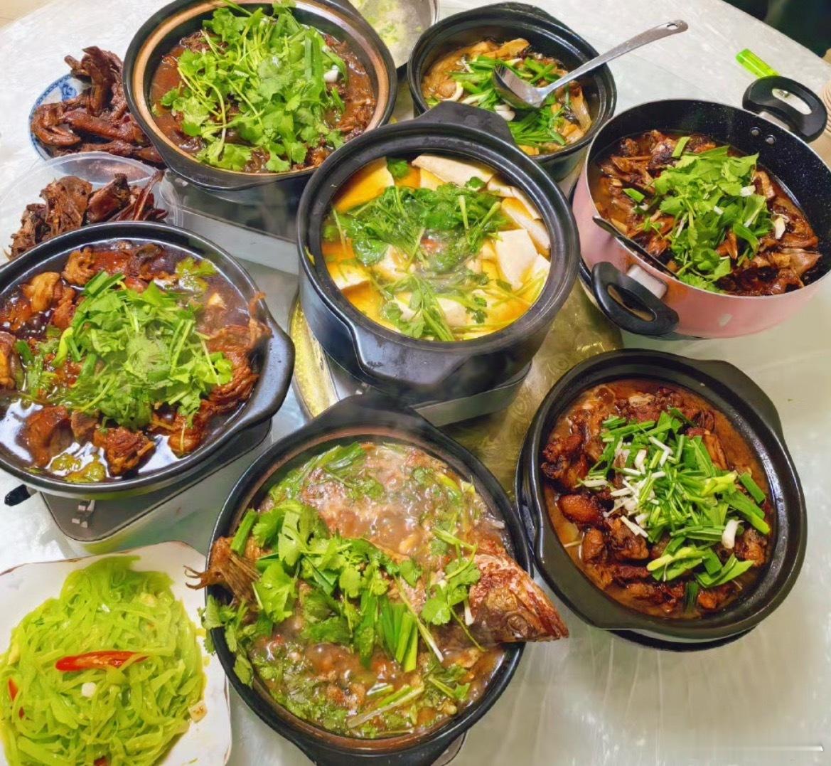 广德三件套看看网友拍的广德三件套卡旺卡奶茶詹记桃酥广德炖锅你吃过吗 