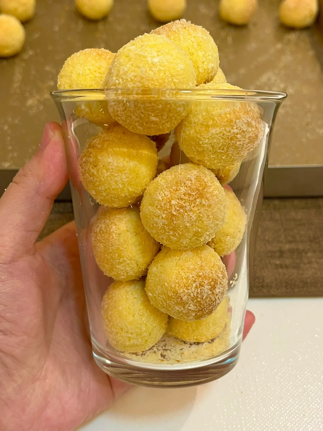 8块钱做1盘椰蓉球