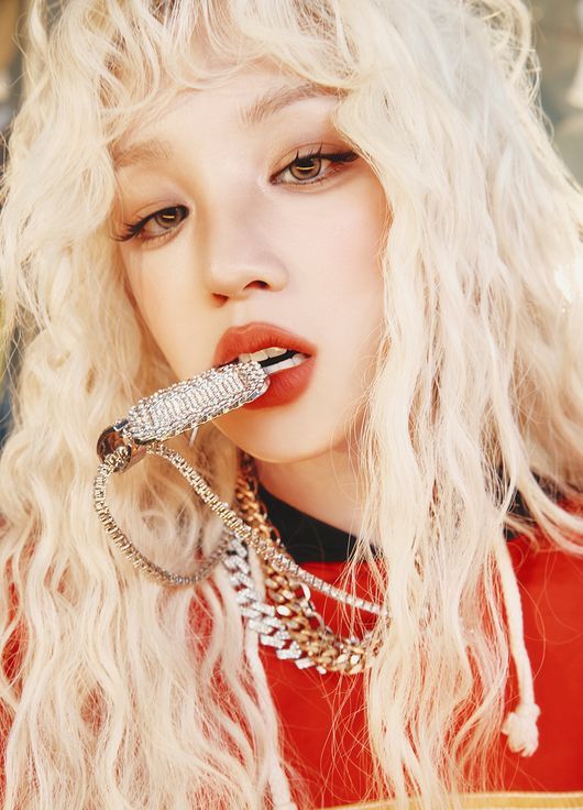 宋雨琦被选定为腾讯音乐《2026年度女性(WOMEN OF THE YEAR I