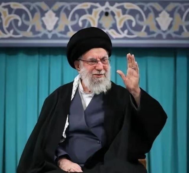 伊朗能打到现在，最该感谢的不只中、俄！而是那个已经死去的哈梅内伊！说穿了，四十年