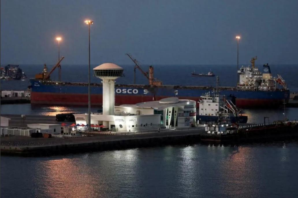 战后的伊朗，只能富得流油了。

别的条款也许还要扯皮，但是“在各国协调下的霍尔木