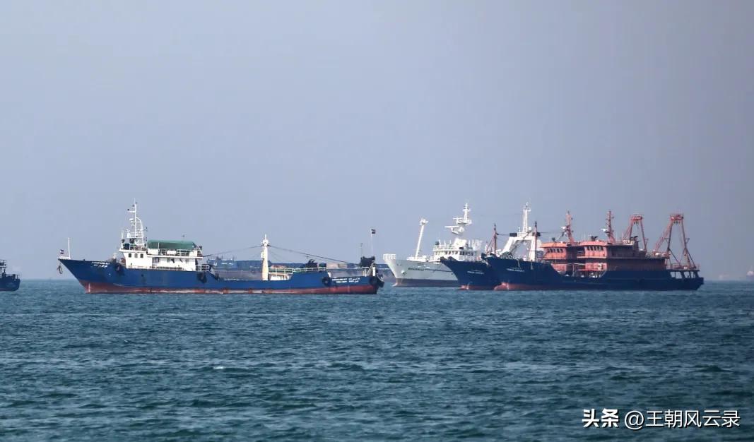 英媒爆料至少有10艘船只改成“中国身份”顺利通过霍尔木兹海峡
尽管伊朗方面再次声